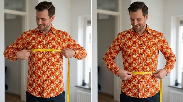 Man meet de borst- en tailleomvang van zijn retro overhemd met een meetlint