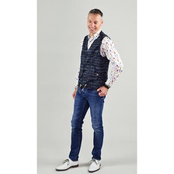 blauwe gilet met overhemd